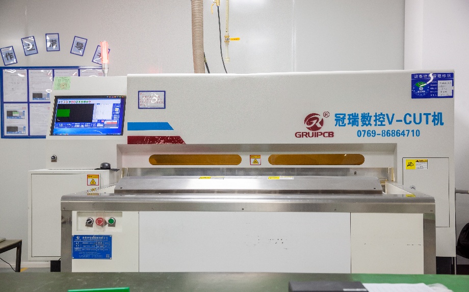 12、數(shù)控V-CUT機.jpg
